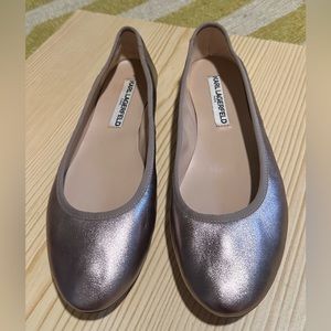 Karl Lagerfeld gold flats size 8 EUC